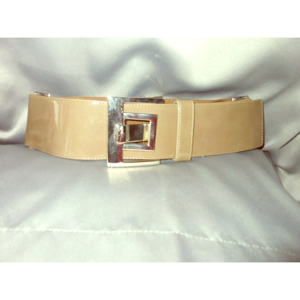 Suzi Roher belt beige patent leather stretch waist
